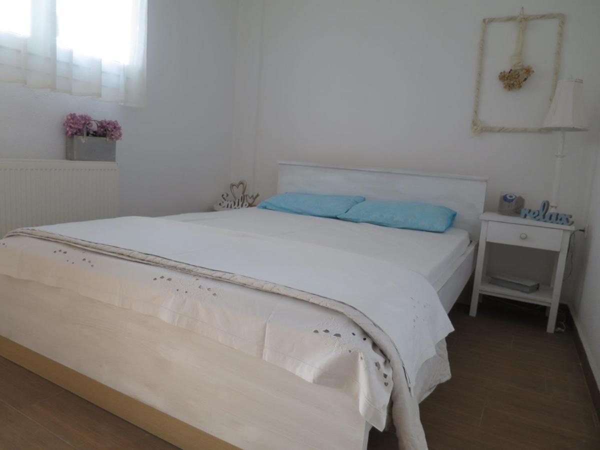 Guesthouse With Garden コモティニ エクステリア 写真