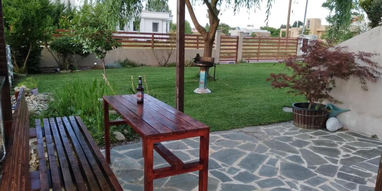 Guesthouse With Garden コモティニ エクステリア 写真