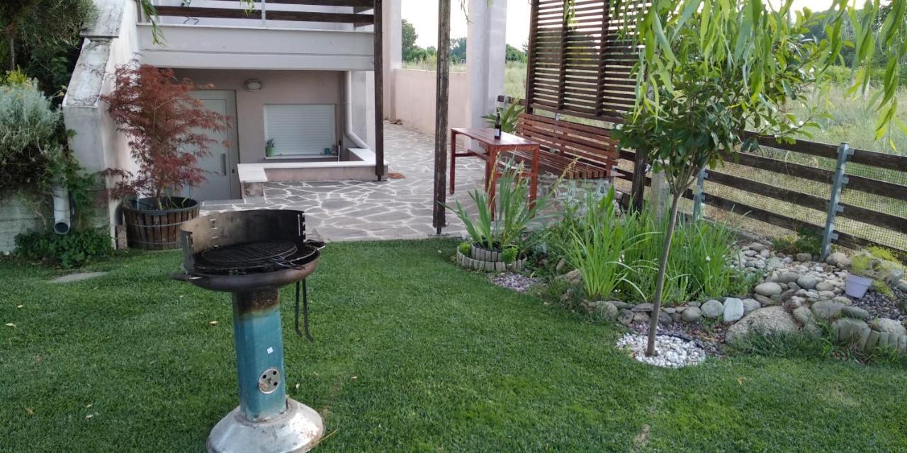 Guesthouse With Garden コモティニ エクステリア 写真